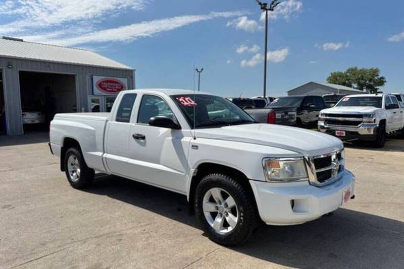 2010 Dodge Dakota — a typically priced live listing
