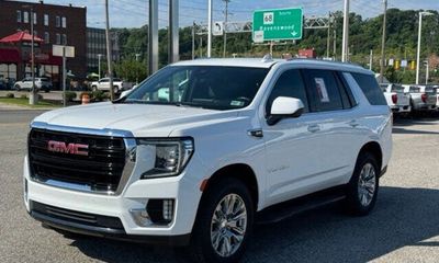 2023 GMC Yukon SLE