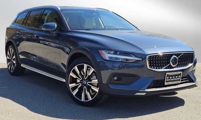 2026 Volvo V60CC Ultra
