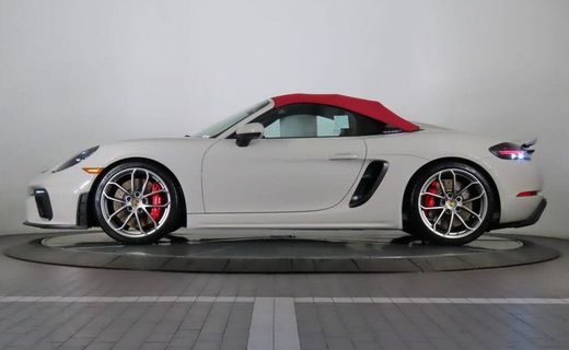 2022 Porsche 718 Spyder