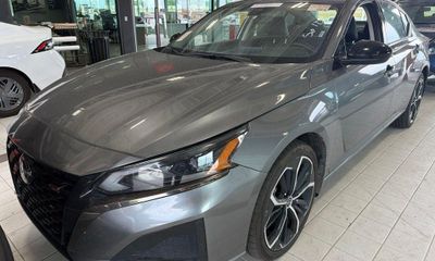 2025 Nissan Altima SR