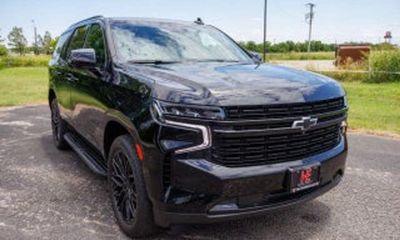 2025 Chevrolet Suburban LT