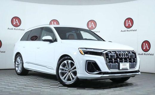 2026 Audi Q7 Premium Plus