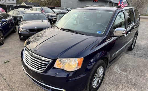 2014 Chrysler Town AND Country