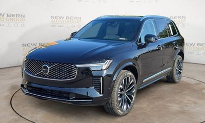 2026 Volvo XC90 Plus Bright
