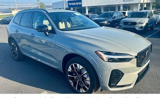 2026 Volvo XC60 Plus Dark