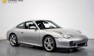 2004 Porsche 911 Carrera 4S