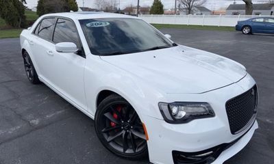 2023 Chrysler 300 300C
