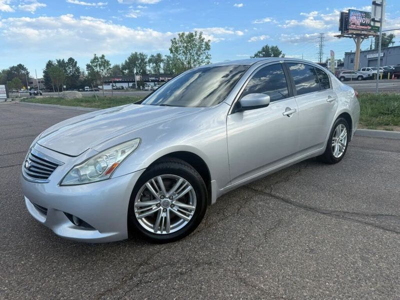 2011 Infiniti G37 — a typically priced live listing