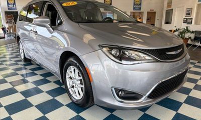 2020 Chrysler Pacifica Touring L