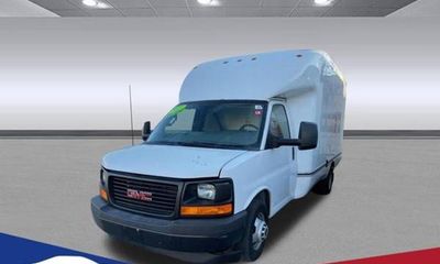 2017 GMC Savana Commercial Cutaway G3500