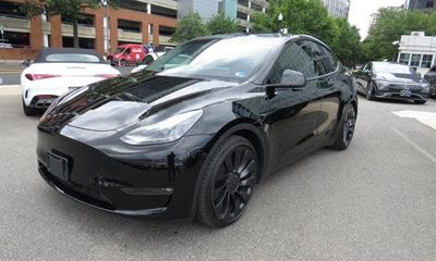 2024 Tesla Model Y Performance