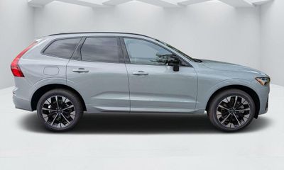 2026 Volvo XC60 Plus Dark