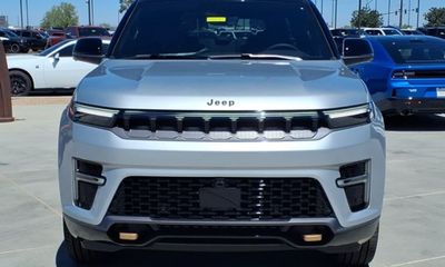 2026 Jeep Grand Wagoneer Base