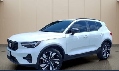 2023 Volvo XC40 Ultimate Dark