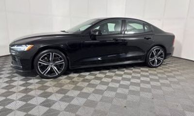 2021 Volvo S60 R Design Momentum