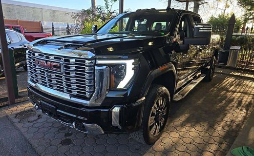 2024 GMC Sierra HD Denali
