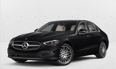 2025 Mercedes-Benz C-Class C300
