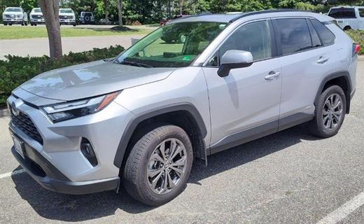 2022 Toyota RAV4 XLE Premium