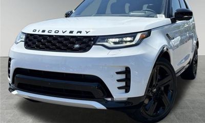 2026 Land Rover Discovery P360 Dynamic SE