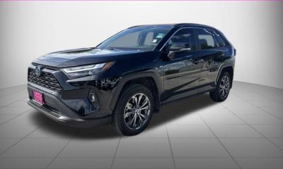 2024 Toyota RAV4 XLE Premium