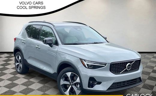 2026 Volvo XC40 Plus Dark