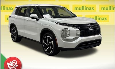 2022 Mitsubishi Outlander ES