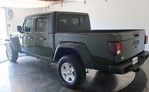 2022 Jeep Gladiator Sport