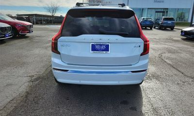 2023 Volvo XC90 Plus Bright