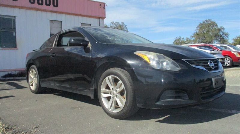 2011 Nissan Altima — a typically priced live listing