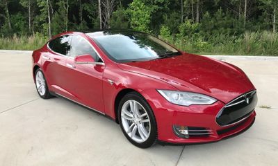 2013 Tesla Model S W DC Fast
