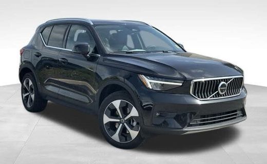 2025 Volvo XC40 Plus Bright