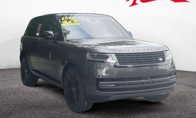2025 Land Rover Range SE