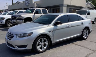 2016 Ford Taurus SE