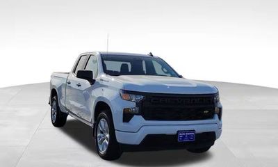 2023 Chevrolet Silverado Custom