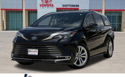 2024 Toyota Sienna Platinum