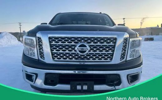 2017 Nissan Titan SV