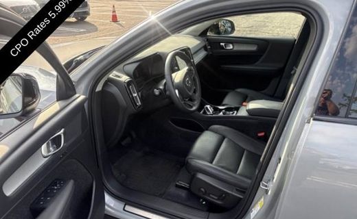 2024 Volvo XC40 Plus Dark