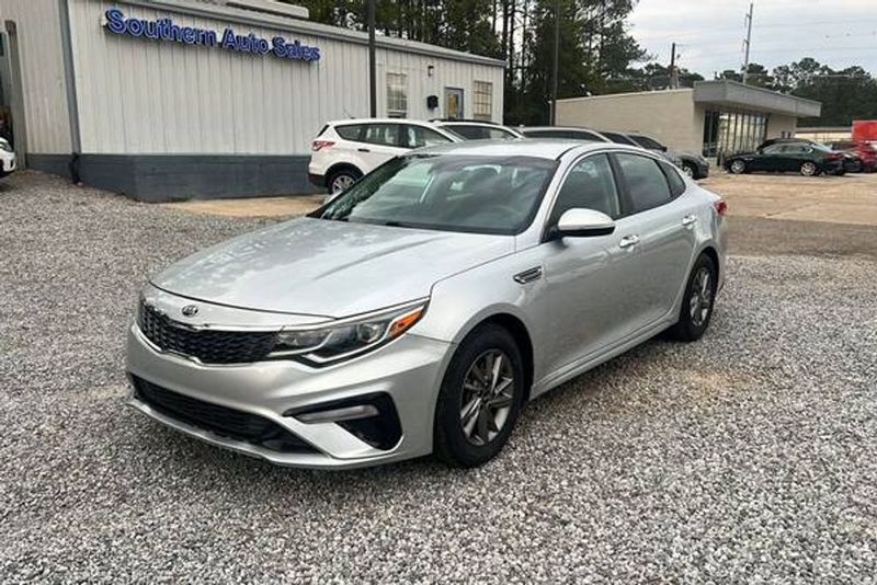 2020 Kia Optima — a typically priced live listing
