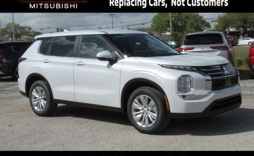 2026 Mitsubishi Outlander ES
