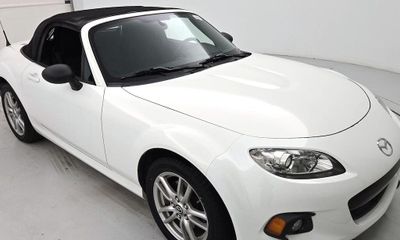 2015 Mazda MX-5 Sport GX