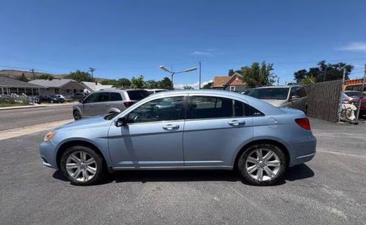 2013 Chrysler 200 LX