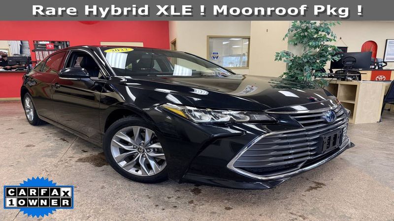 2022 Toyota Avalon — a typically priced live listing