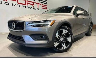 2020 Volvo V60CC Momentum