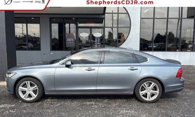 2018 Volvo S90 Momentum