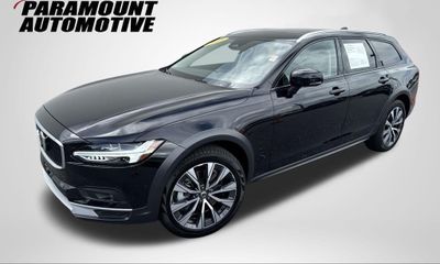 2025 Volvo V90CC Plus