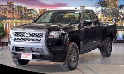 2025 Nissan Frontier SV