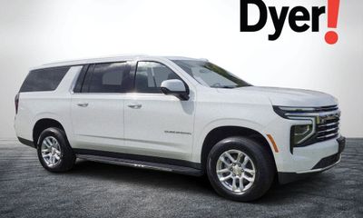 2025 Chevrolet Suburban LT