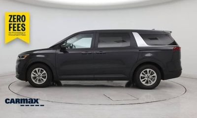 2022 Kia Carnival LX Seat Package
