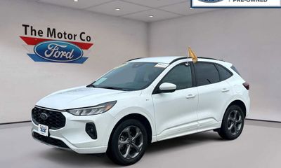 2023 Ford Escape ST Line Select